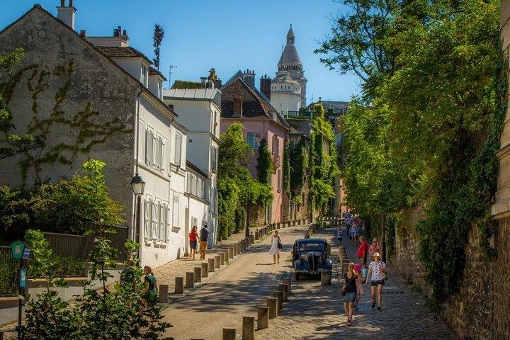 Paris Montmartre : Private Guided Walking Tour