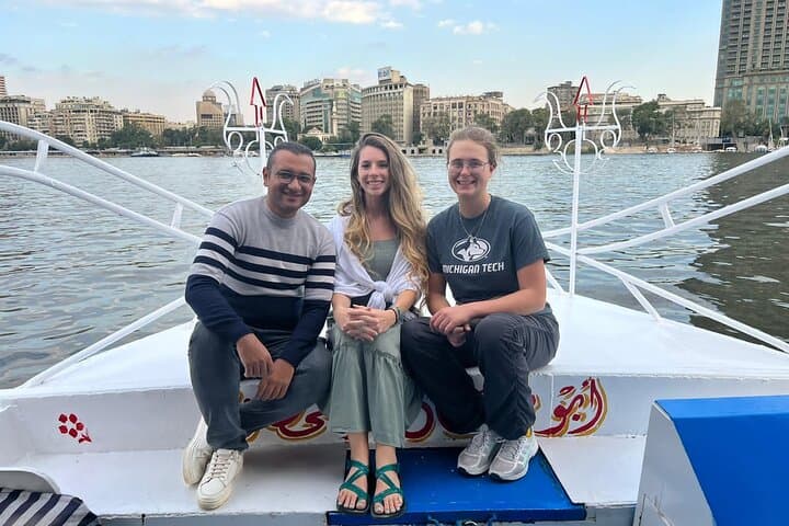 Private sailing boat ( Felucca )for one hour on Nile and lunch