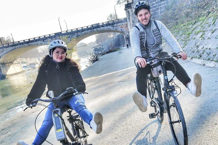 Rome Small-Group e-Bike Tour: Villa Borghese, Villa Ada & Coppedè