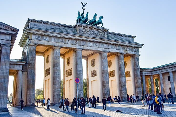 Insightful Berlin and Glienicke walking tour