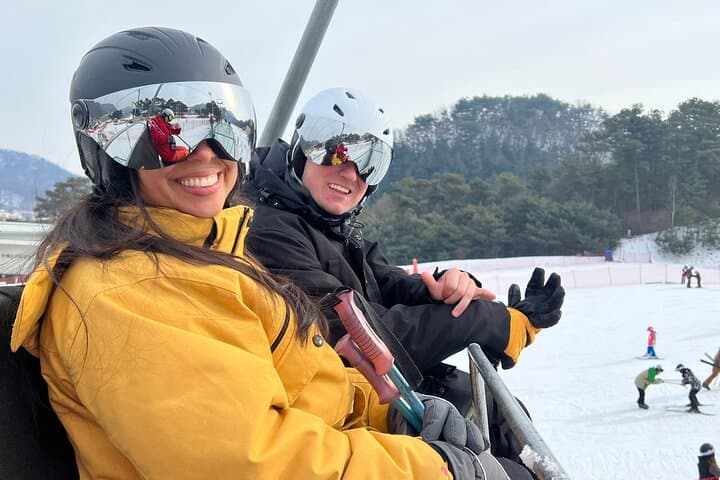 Seoul to Jisan Ski Resort (Fun 1 Day Trip Winter Sports & Skiing)