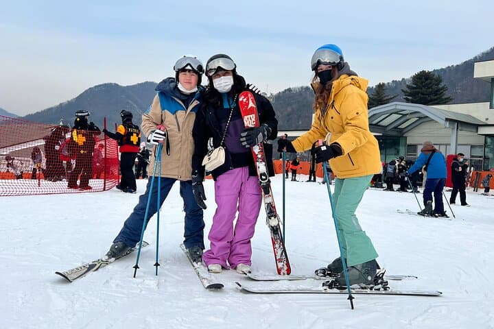 Seoul to Jisan Ski Resort (Fun 1 Day Trip Winter Sports & Skiing)