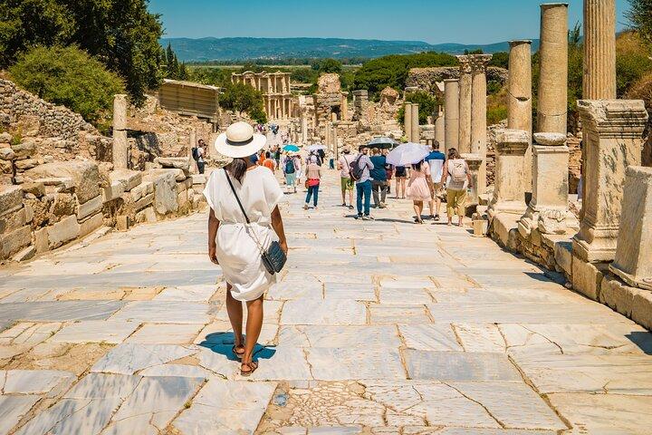 Ephesus and Pamukkale Tours 2 Days 1 Night from Istanbul by plane