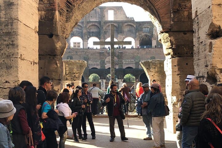 Private Tour of Colosseum, Forum, Palatine Hill and arena floor