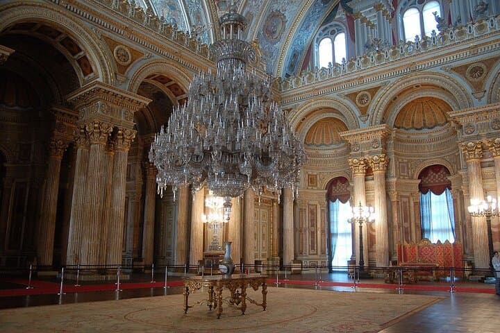 Private Istanbul Tour: Guided Visit to Ottoman Palaces with Lunch
