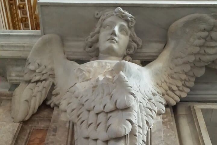 5-Hour Royal Palace of Caserta Private Guided Tour by Train from Naples