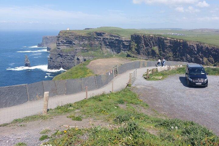 Shannon Airport to Cork via Cliffs of Moher Premium Car Service