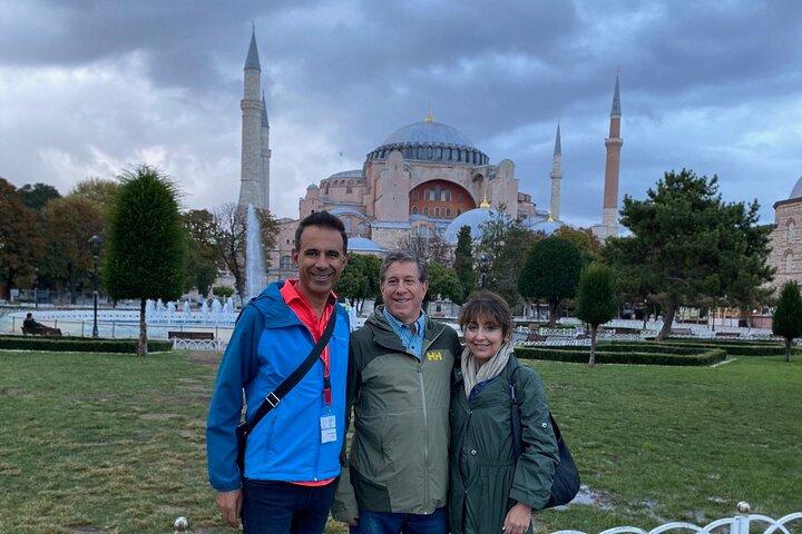 Small Group Tour: Hagia Sophia, Basilica Cistern, Blue Mosque and Grand Bazaar