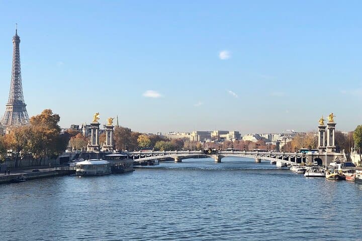 Discover Paris’ most Photogenic Spots with a Local