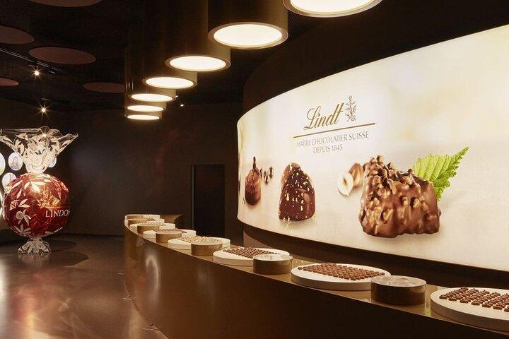 LINDT Home of Chocolate, Cruise On Lake Zurich And Old Town Walking Tour