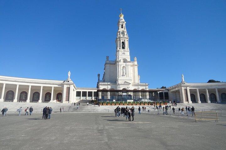 Private Tour Fátima, Batalha, Nazaré and Óbidos from Lisbon