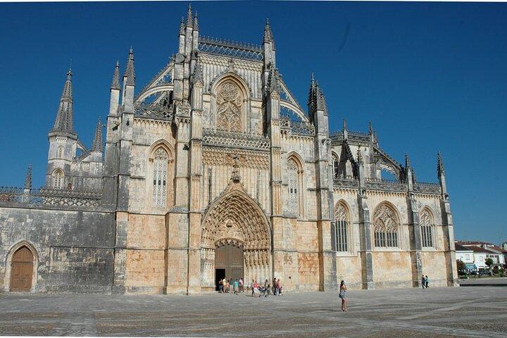 Private Tour Fátima, Batalha, Nazaré and Óbidos from Lisbon