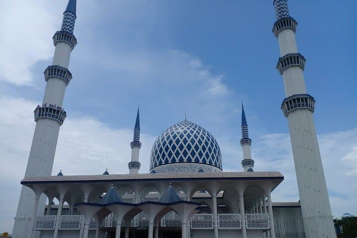 Blue Mosque And Batu Caves Private Tour from Kuala Lumpur