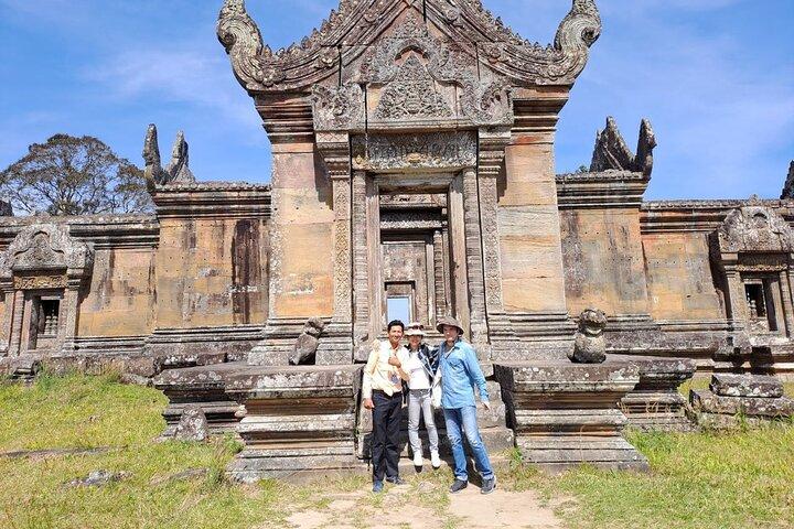 1 Day Beng Mealea ,Koh Ker Pyramid Temple and Peah Vihear Temple