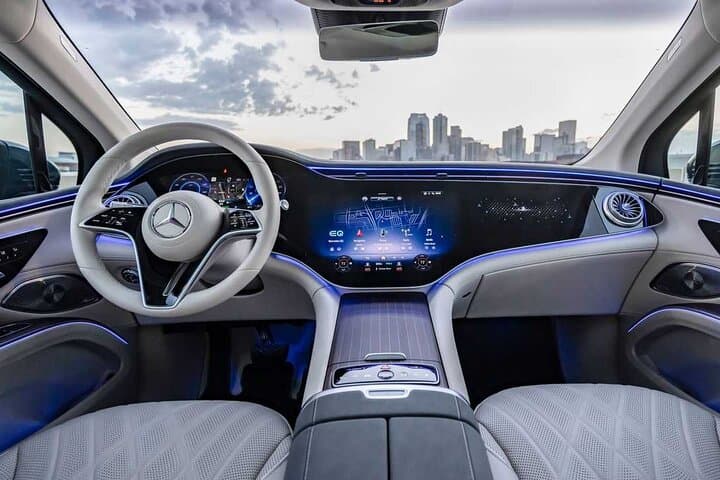 Airport Transfer: Airport CPT to Cape Town by Luxury Car