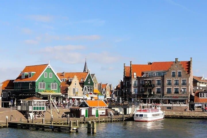 Private day tour of Rotterdam and Zaanse Schans by car