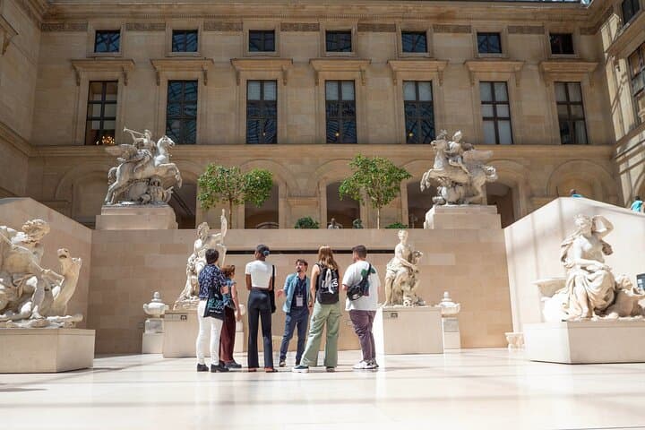 Fabuleux Guided Tour Through the Louvre Museum with Access