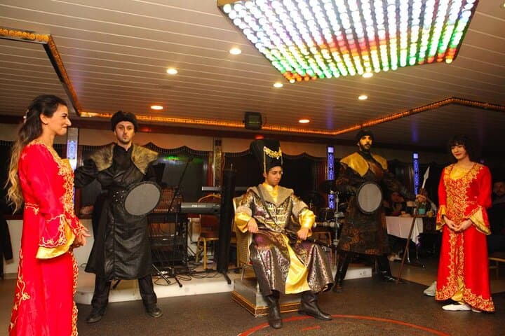 3 Hour Ottoman Dinner Cruise in Istanbul