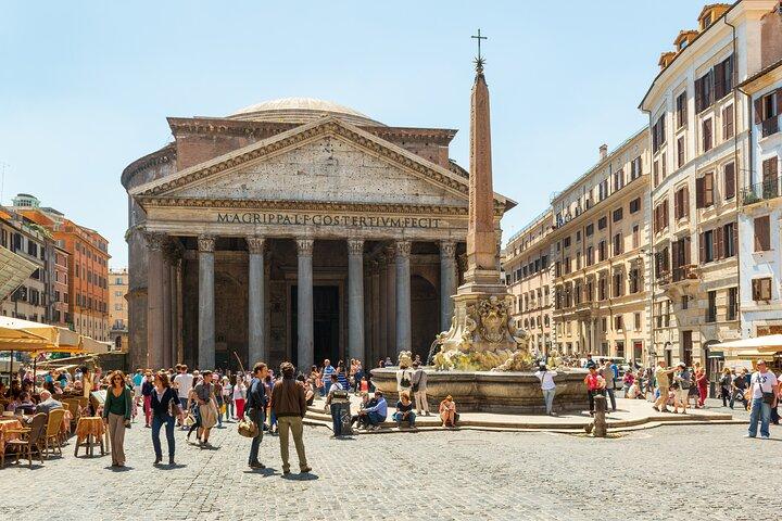Rome: Hop-on-off bus tour -Visit the main attraction of Rome