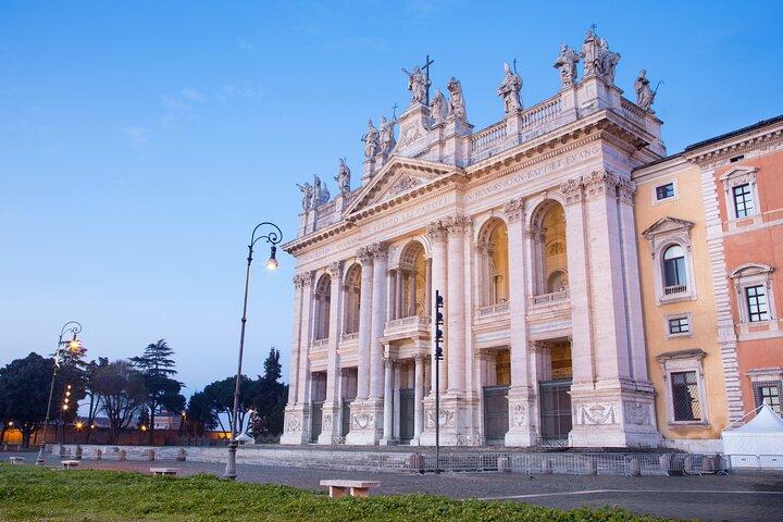 Rome: Hop-on-off bus tour -Visit the main attraction of Rome