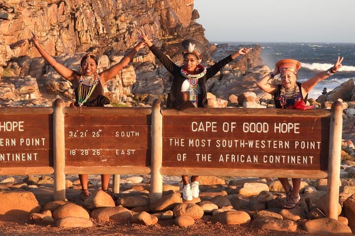 All-Inclusive Private Tour: Table Mountain, Cape Point & Penguins
