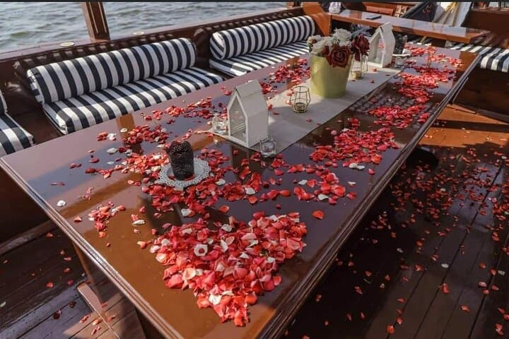 Luxury Private Felucca on the Nile with Lunch