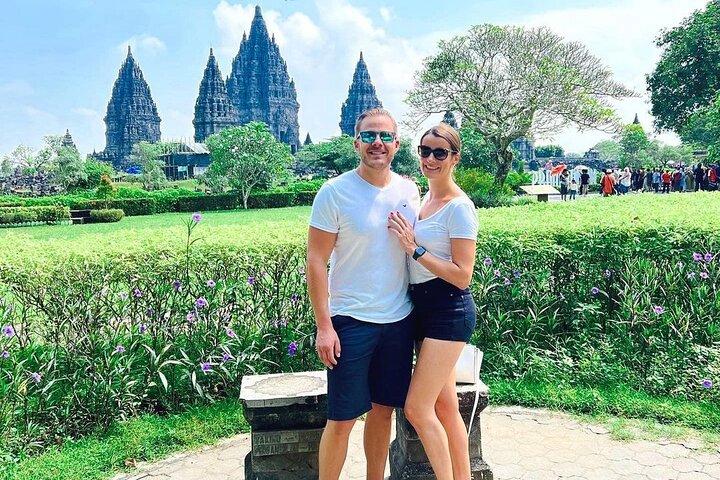 From Yogyakarta: Borobudur and Prambanan Temples in 1 Day