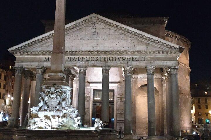 Rome at the Sunset : Navona, Trevi Fountain, Pantheon & more