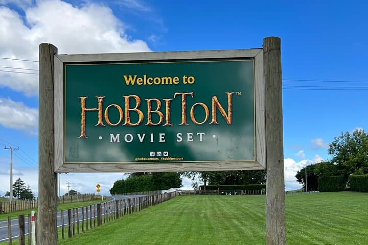 Private Round Trip Transport To Hobbiton From Auckland