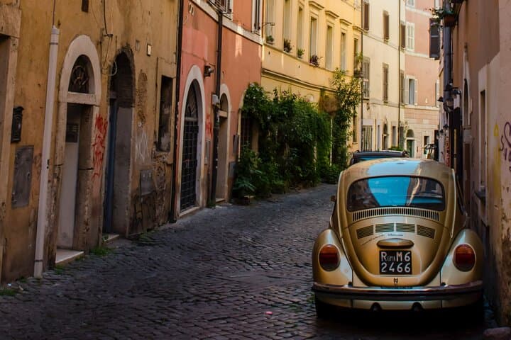 Rome walking tour: Churches, Squares and Fountains