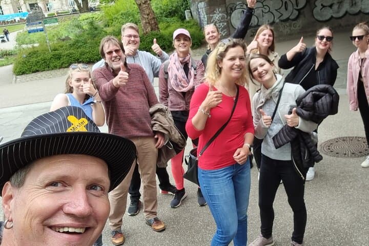 Mister X Hamburg 2h city tour, hunting & games for all ages