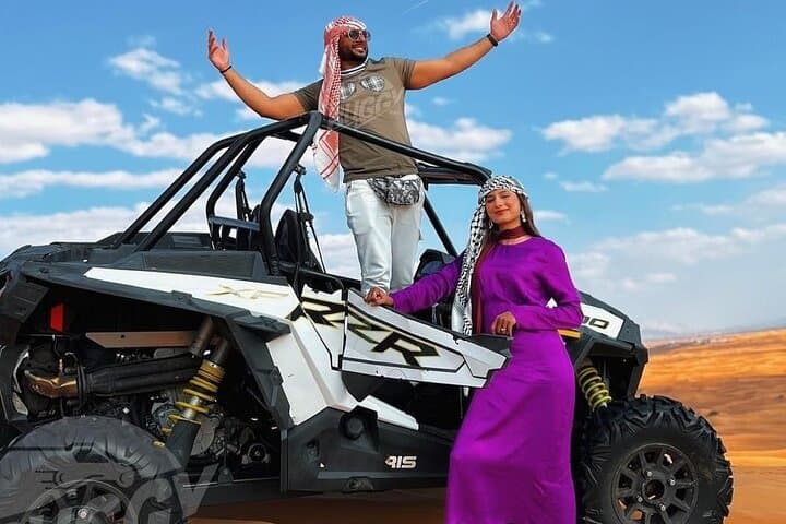 Polarize Dune Buggy 1000cc in Red Dunes Desert