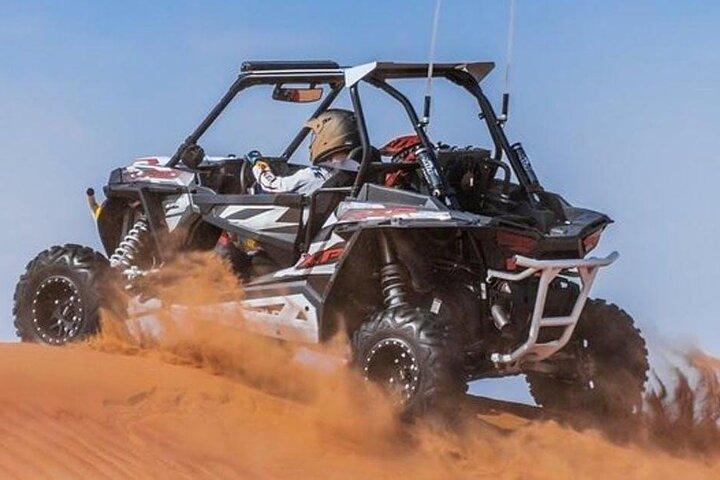 Polarize Dune Buggy 1000cc in Red Dunes Desert