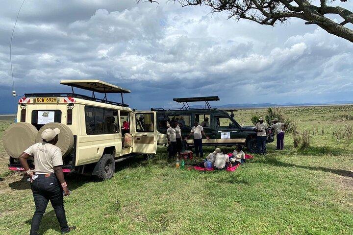 6 Day Nairobi-Amboseli-Maasai Mara Private Semi Luxury Tour