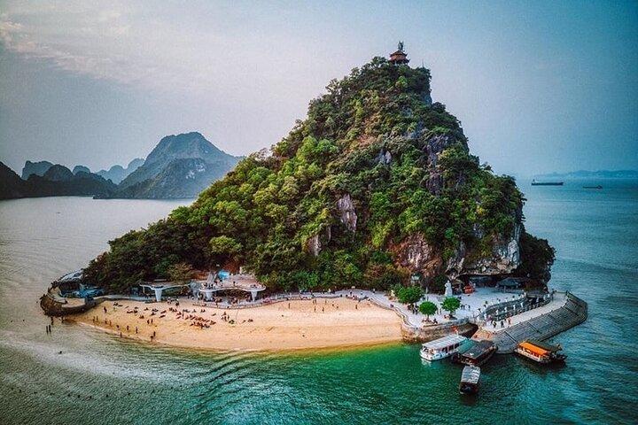 Halong Bay Full-Day Cruise with Lunch Meal, Cave ,Island & Beach