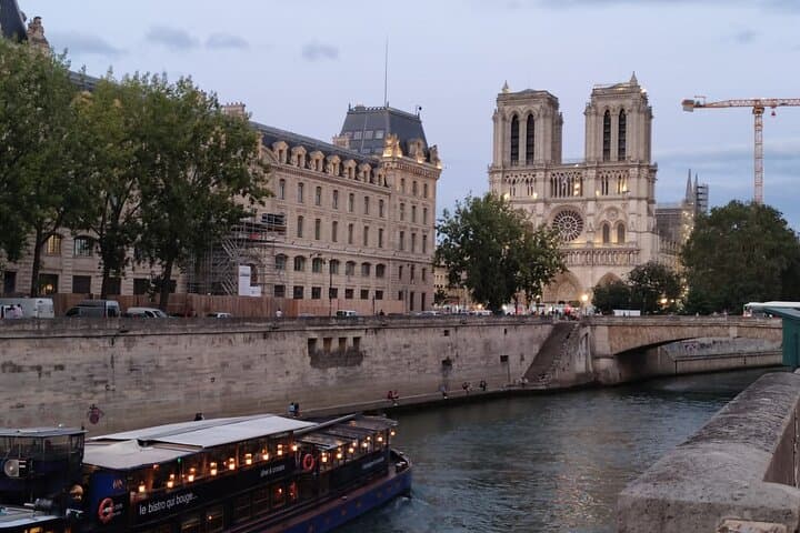 Best Bits of Paris: Paris in a Day - Walking & Metro Tour