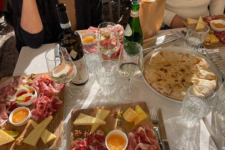 Verona: City Walking Tour with Cable Car Ride & Wine Aperitif