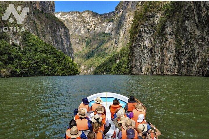 Adventure to the Sumidero Canyon Viewpoints and Chiapa de Corzo