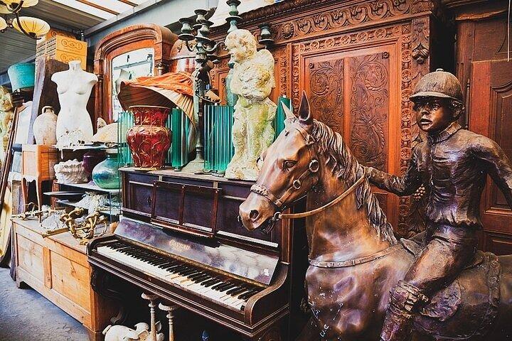 Les Puces de Saint Ouen Flea Market Private Tour in Paris