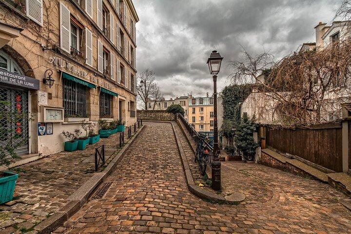 Private Transfer From Bayeux To Paris With a 2 Hour Stop in Caen