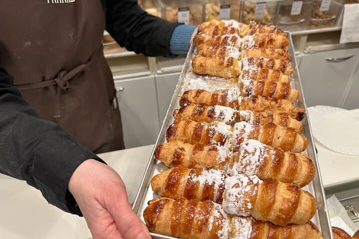 Milan Walking Food Tour with City Highlights