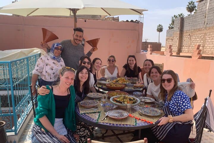 Cooking class with a Moroccan family