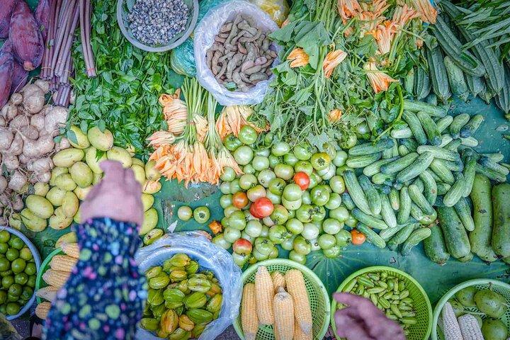Phnom Penh Morning Market & Food Tour by Tuktuk - Includes All Food & Drinks!
