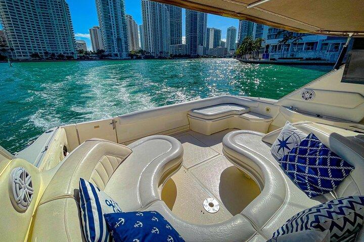 Private 52' Luxury Yacht Rental in Miami with Captain