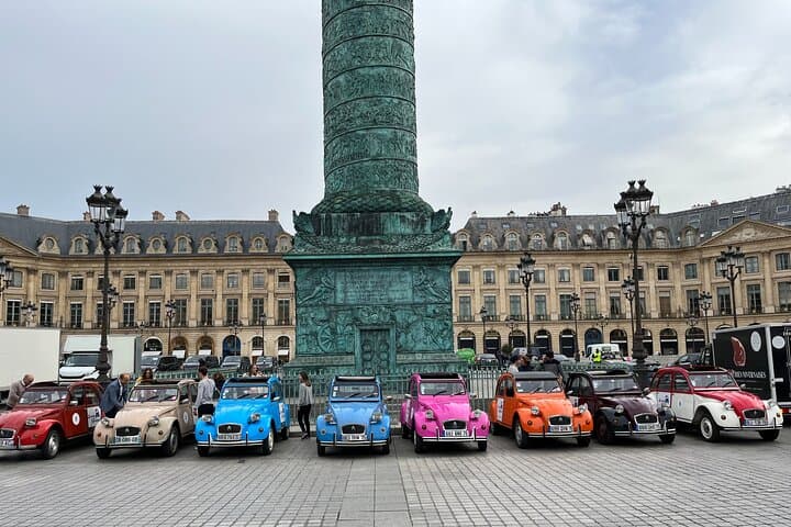 Private tour Paris Sightseeing 2 hours in Citroën 2CV