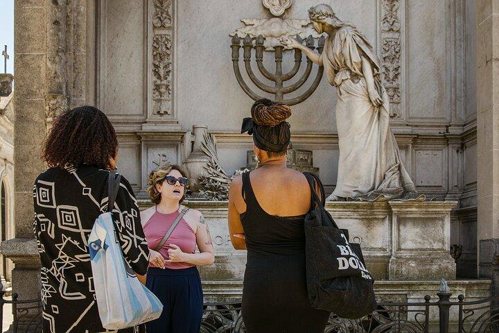 Private Recoleta + Retiro Tour - Includes visit to unique Recoleta Cemetery