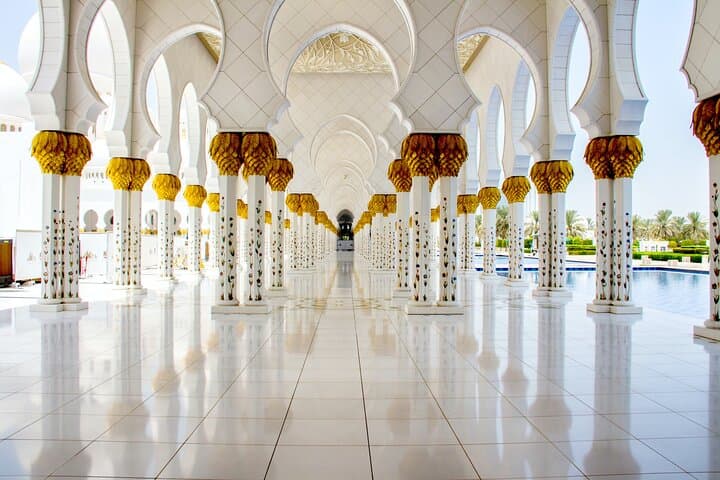 Private Full Day Tour Abu Dhabi City, Grand Mosque & Palace