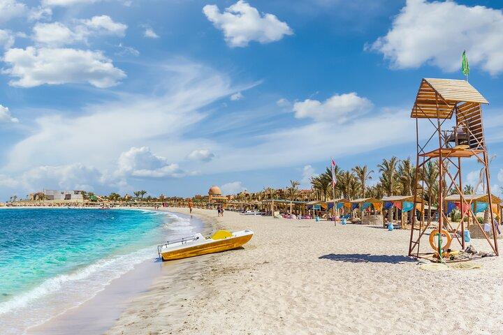 Abu Dabbab Beach Full Day Trip with Turtles