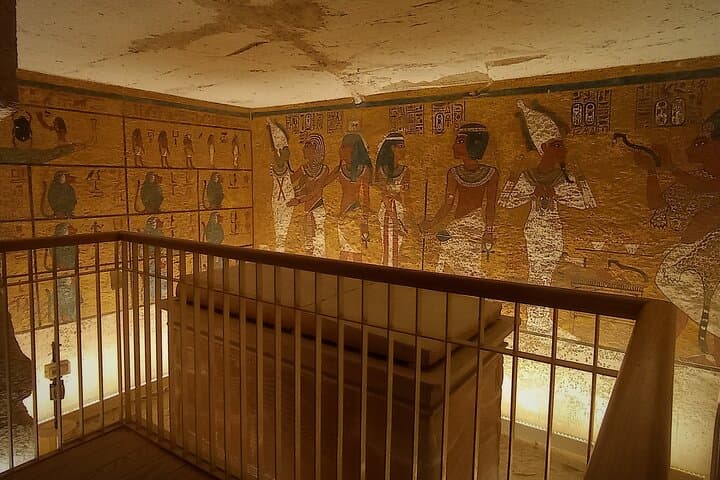 Private West Bank Luxor Tour with Local Food Tasting