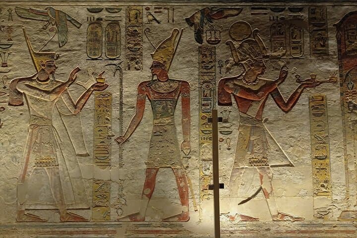 Private West Bank Luxor Tour with Local Food Tasting